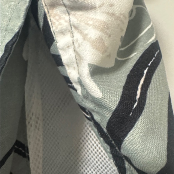 Reiss Patterned Swim Shorts- Large - Picture 7 of 10